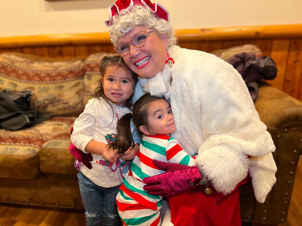 christmas-gallery-at-the-pines-resort